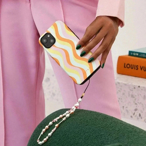 NWT! BURGA “Flower Power” Retro Wavy iPhone 14 Tough Case - Picture 3 of 14